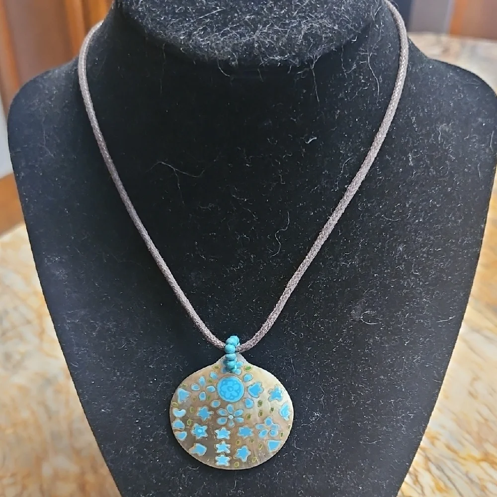 Real Shell Pendant Necklace